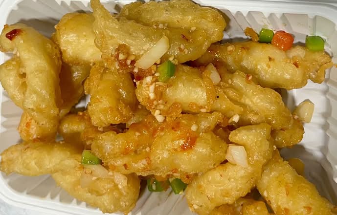D28 椒盐鲜鱿 / Deep Fried Squid with Spicy Sauce